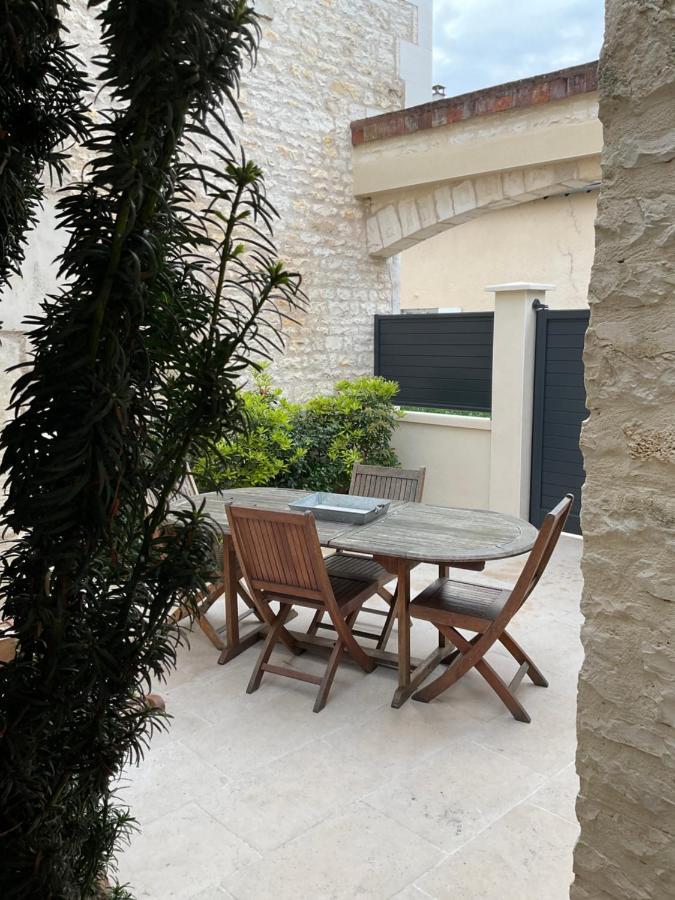Logis Du Faubourg Petite Maison De Charme, Tranquille, Calme Et Lumineuse Val-de-Mercy Buitenkant foto